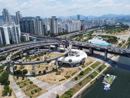 2022년 5월 촬영된 뚝섬한강공원 드론 전경.