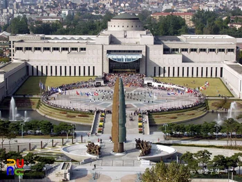 Reading Korean War History at the Former Army Headquarters in Yongsan: The War Memorial of Korea