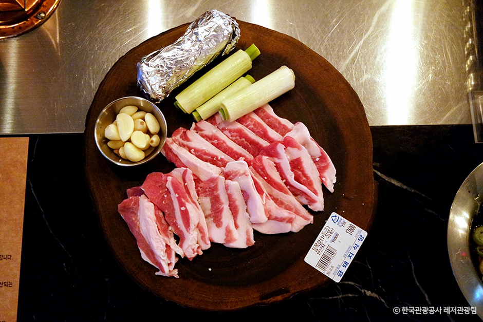 금돼지식당 안내 사진입니다.
