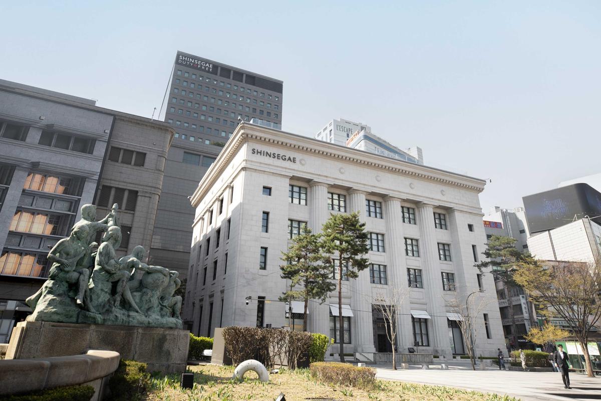 신세계백화점 본점 더 헤리티지 외관입니다.