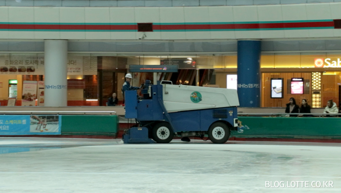 270 m from Jamsil Station Exit 4: How to Spend 3 Hours at Lotte World Ice Rink