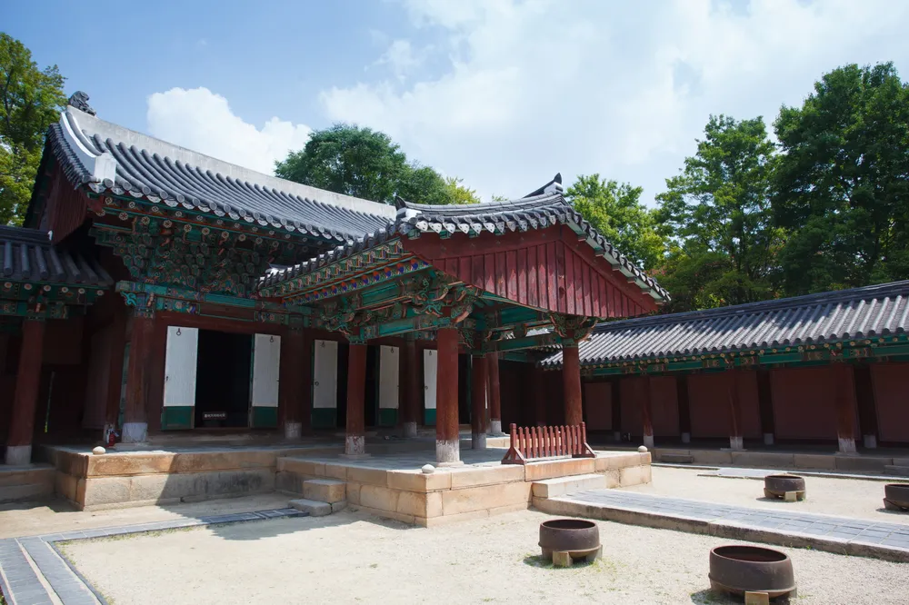 전주 경기전 좌측에서 바라본 모습입니다.
