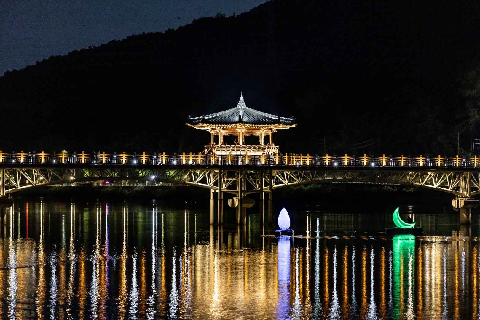 Andong Wolyeonggyo Bridge, 387 m, Connecting the Stories of Moonlight and Straw Shoes
