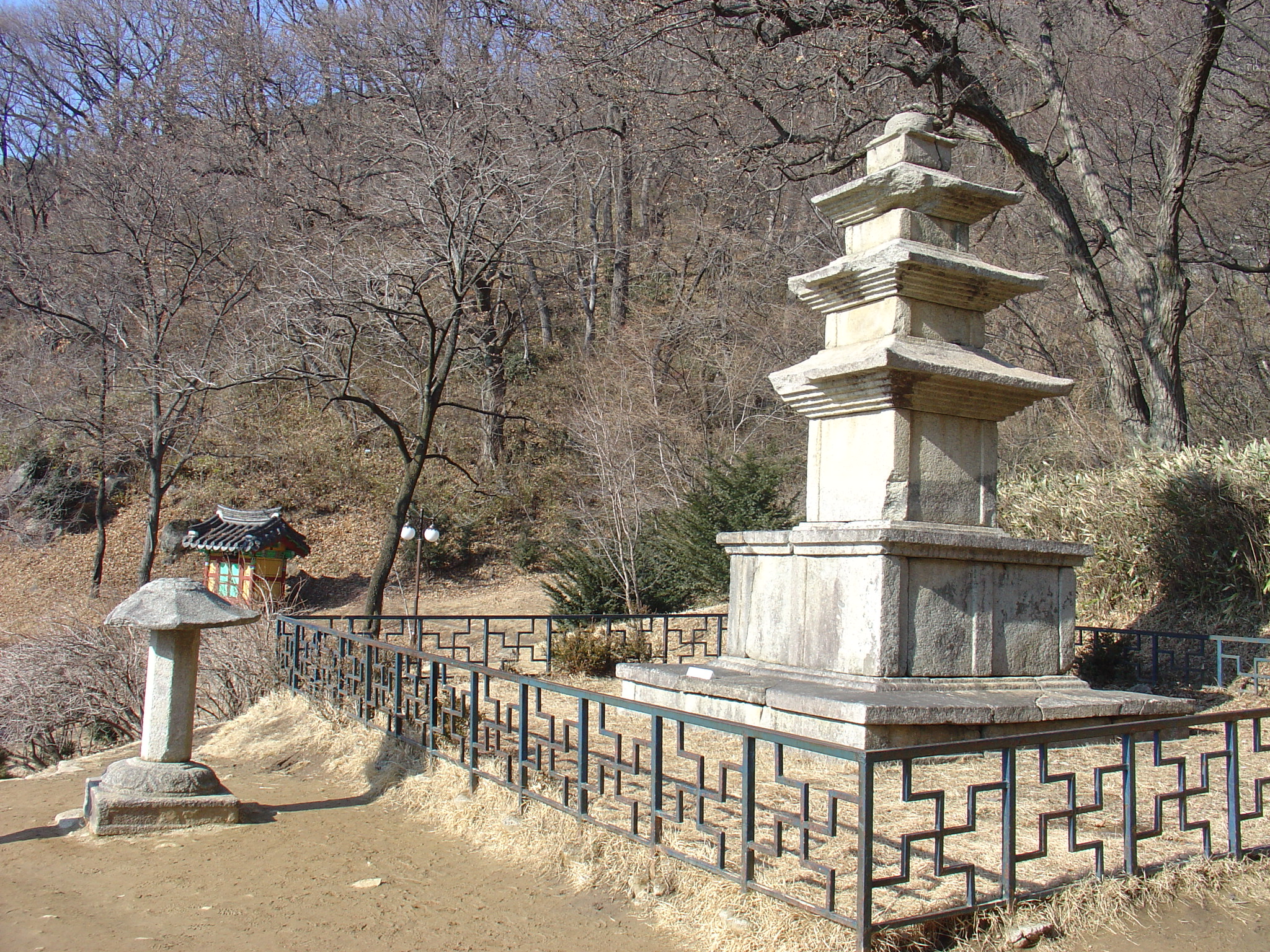 영주 부석사 삼층석탑입니다.