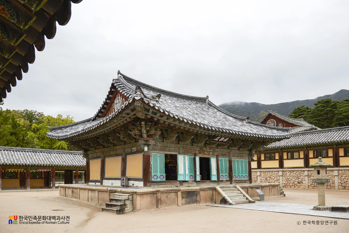 Bulguksa Temple in Gyeongju, the Silla Ideal World Built on Tohamsan’s Western Slope