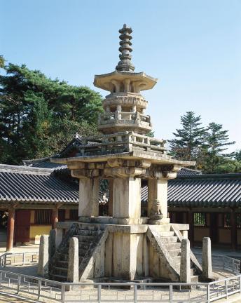 국보 경주 불국사 다보탑 사진입니다.