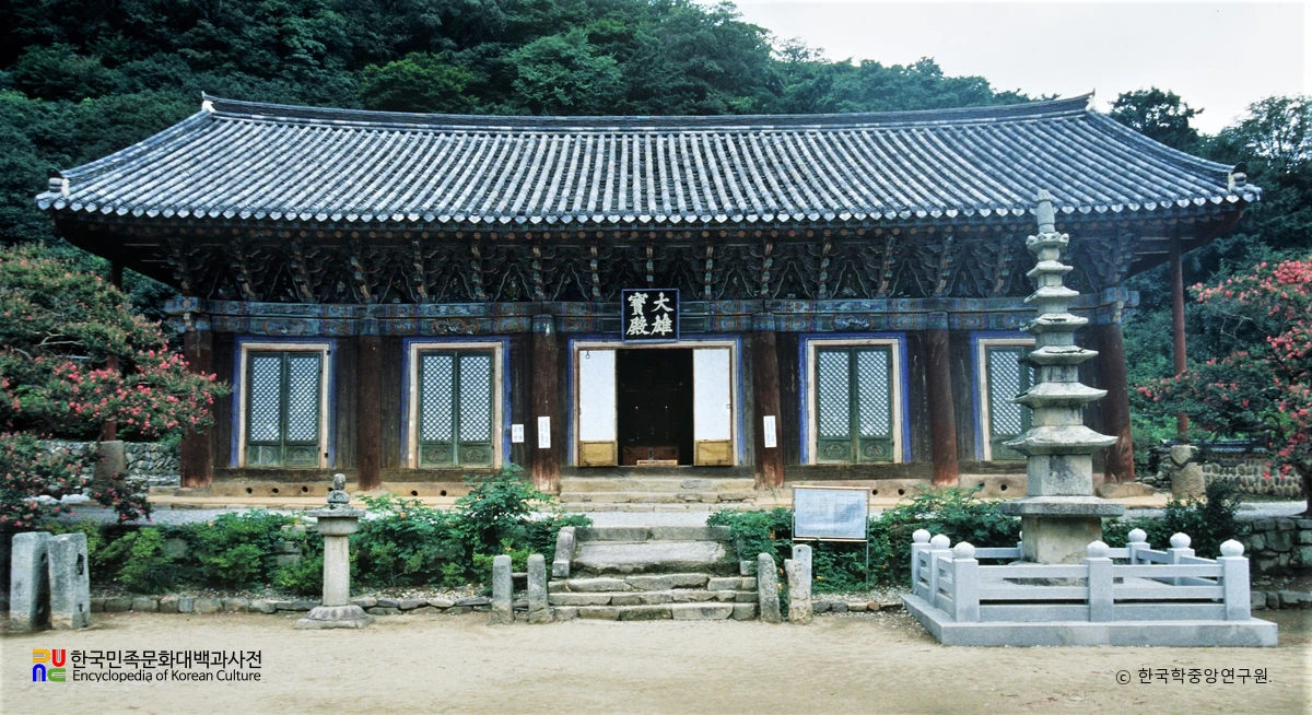 From the Camellia Forest to the Rock-Carved Buddha of Dosolam: A One-Day Route at Gochang Seonunsa Temple