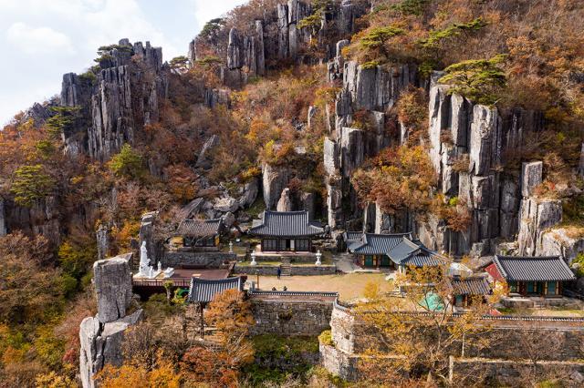 무등산 광석대 규봉 주상절리대 전경입니다.