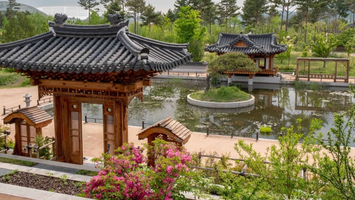 국립세종수목원 한국전통정원 야외 산책 구간입니다.