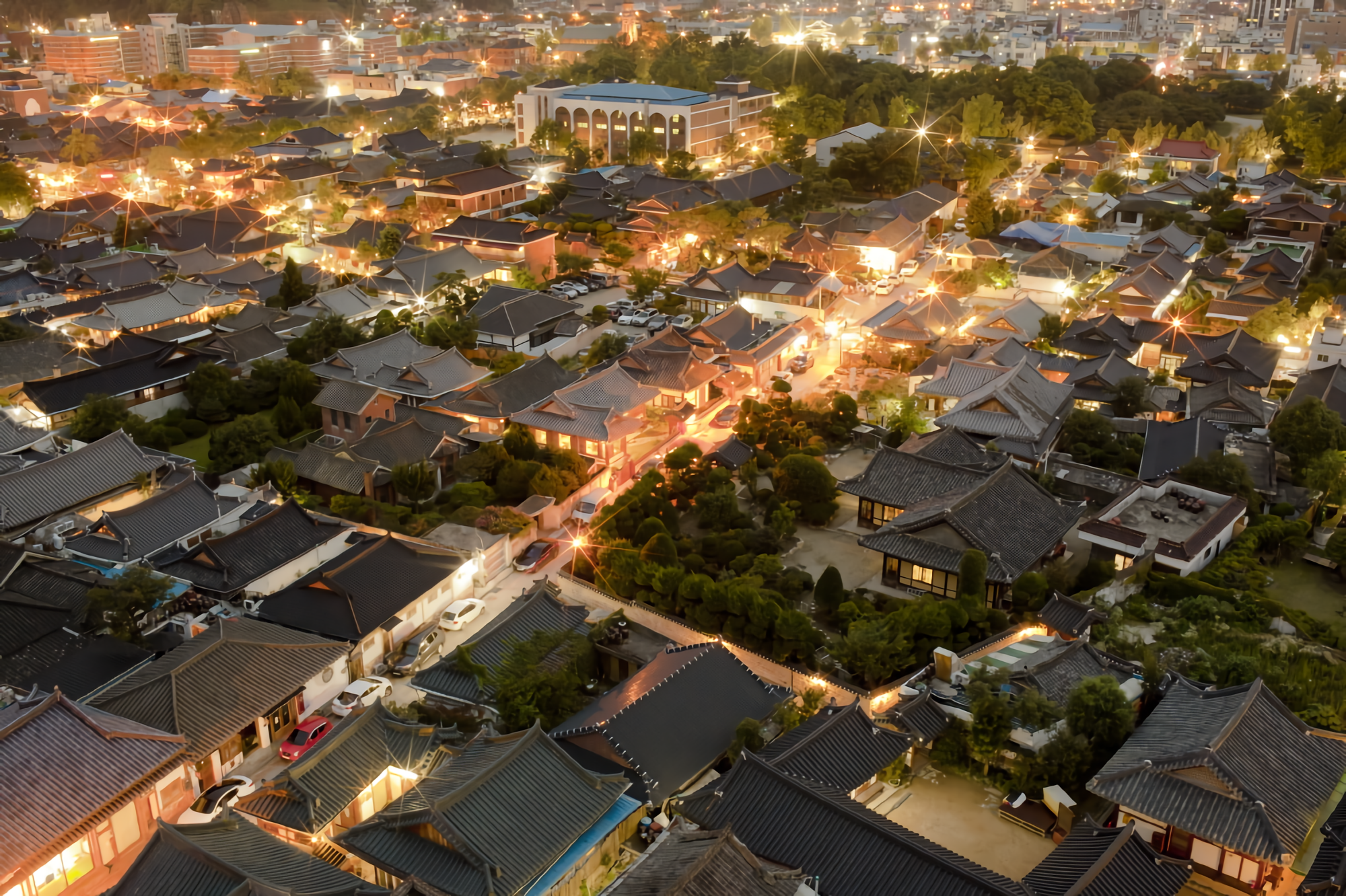 A Day’s Walking Route Through Jeonju Hanok Village, Beneath More Than 700 Roofs