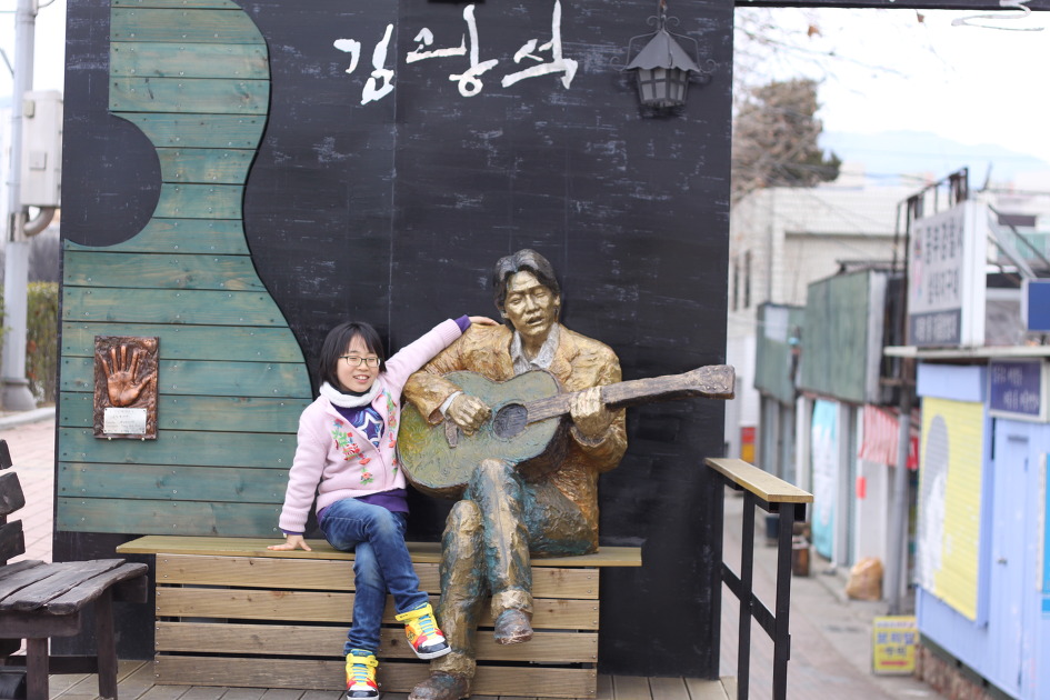 김광석 다시그리기길 골목 풍경입니다.