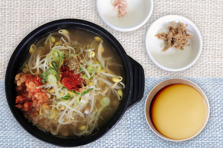 전주 남부시장 먹거리 공간입니다.