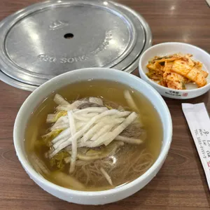 우래옥 매장 외관과 간판
