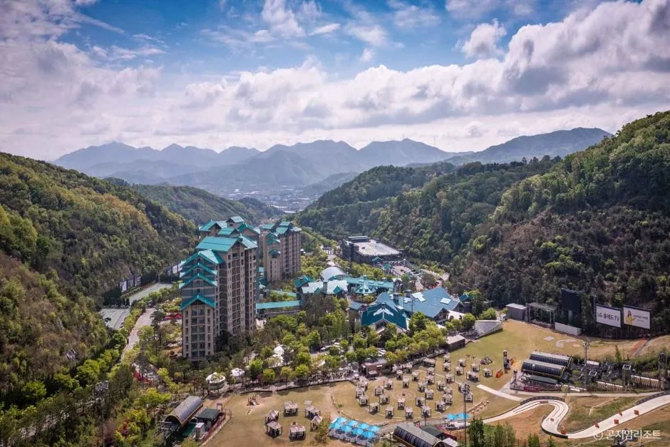 곤지암리조트 스키장 슬로프와 리프트 모습