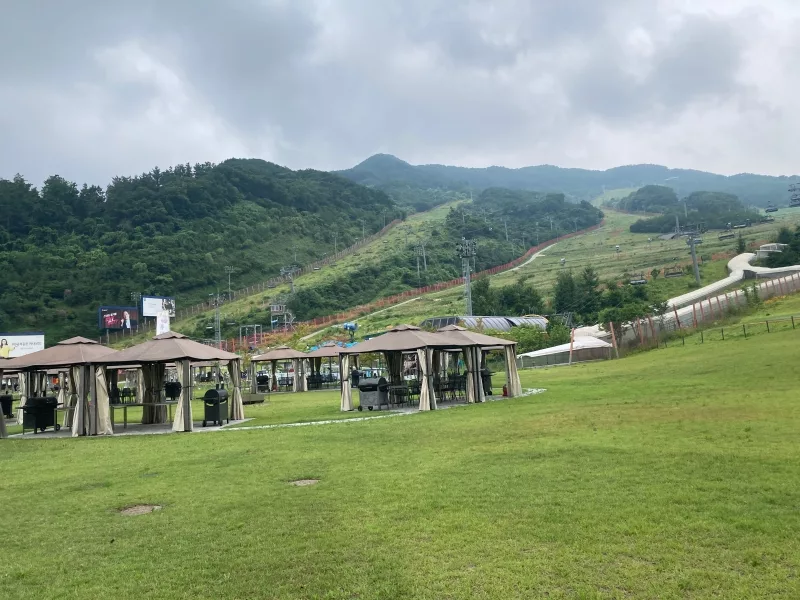 방문 후기에 소개된 곤지암리조트 야외 부대시설 모습