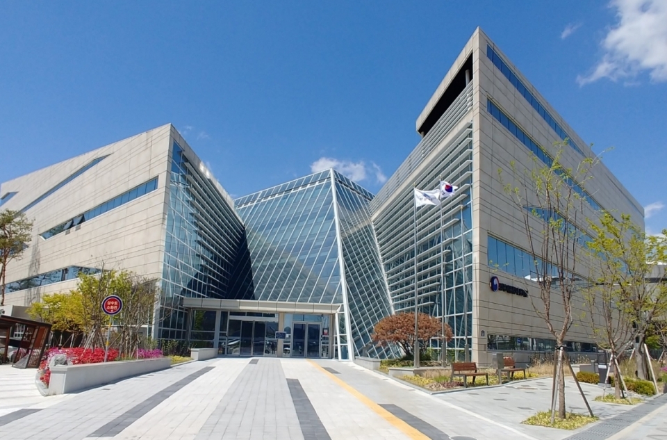 Park Yeon Cultural Center