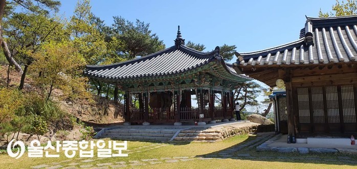 울산 동축사 경내 모습입니다.
