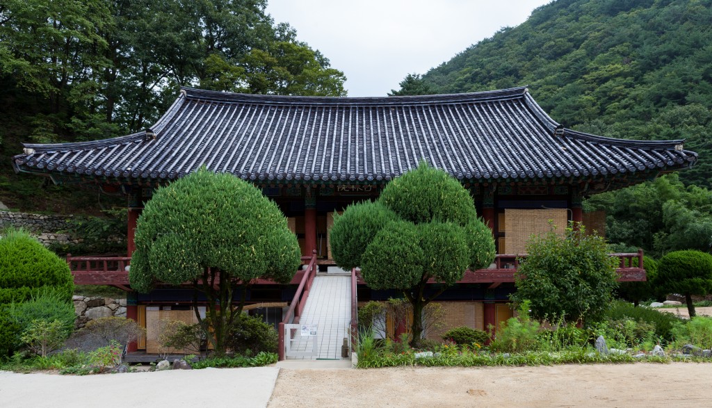 천성산 계곡 끝에서 만나는 646년 창건 양산 내원사