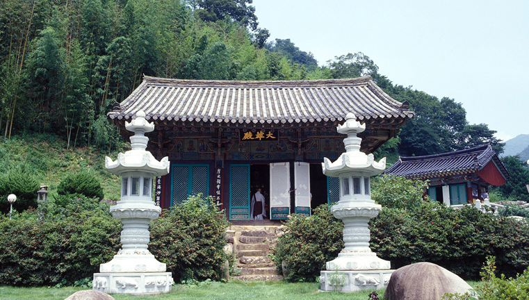 양산 내원사 경내 전경입니다.