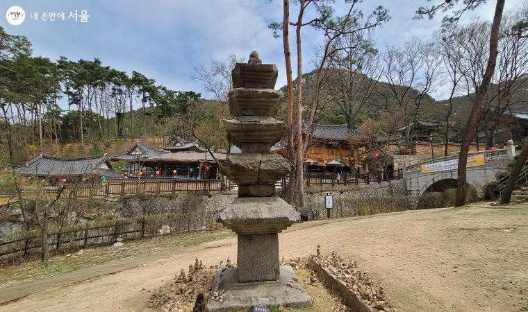 Seoul’s Jingwan-sa: Encounter the Taegeukgi at Chilseonggak and the Waterways of Bukhansan
