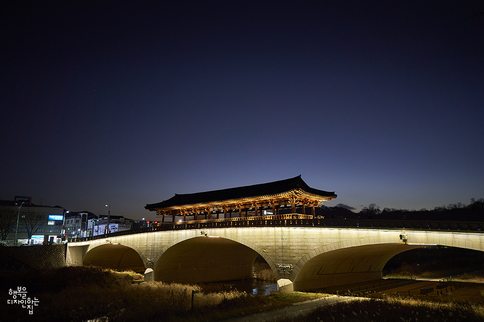 전주한옥마을의 경기전 주변 풍경을 담은 공식 사진입니다.