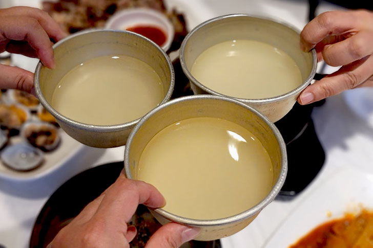 전주 삼천동 막걸리 골목을 소개하는 전주시 관광 사진입니다.