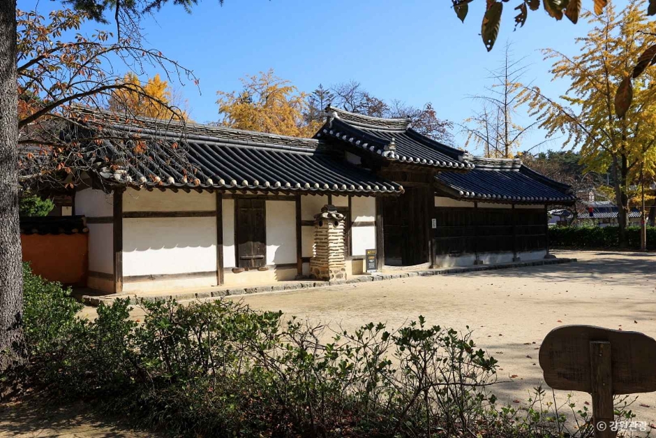 허균·허난설헌 기념공원 전경