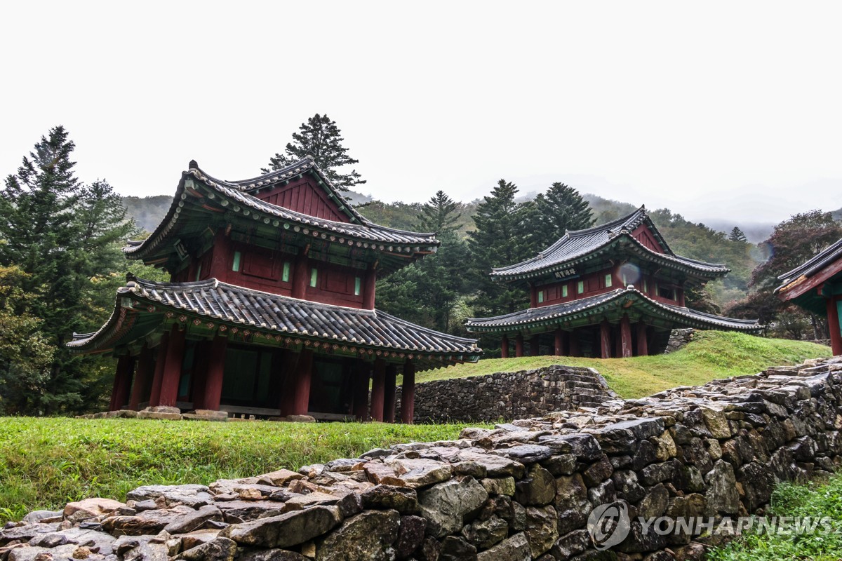 월정사 오대산사고 건물입니다.