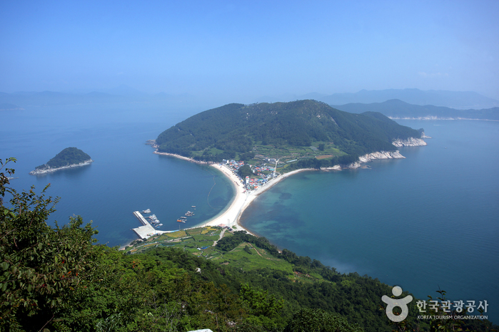 비진도 바다 전경 사진입니다.
