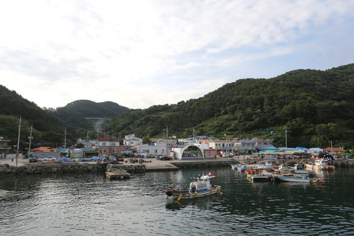연화봉 215m에서 용머리까지, 배 시간에 맞춰 걷는 통영 연화도
