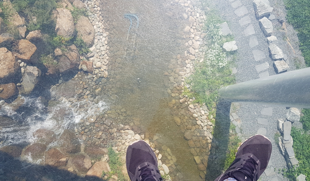 Starway Hadong: Reading the Seomjin River and Pyeongsari Fields from a 390-Meter Star-Shaped Path