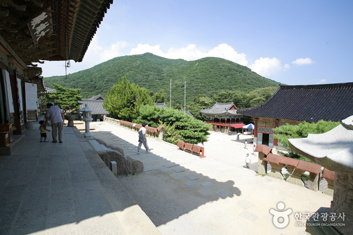 범어사(부산) 경내 모습입니다.