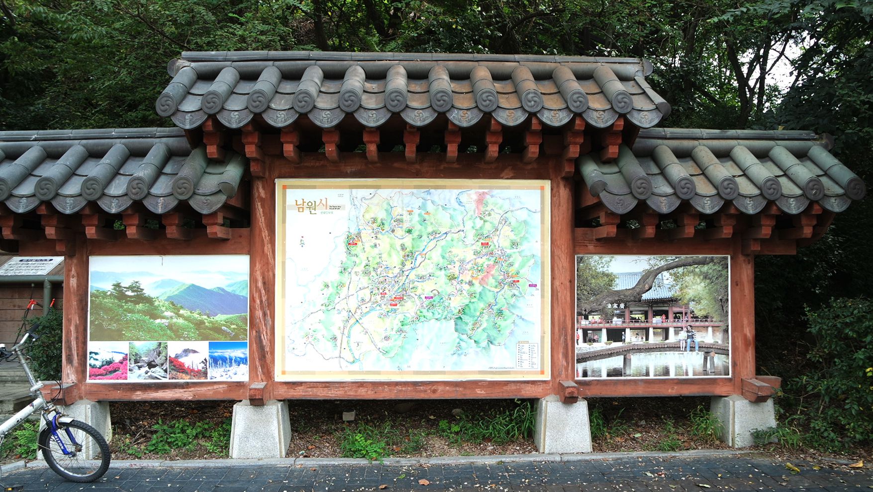 춘향테마파크의 관람 구역입니다.