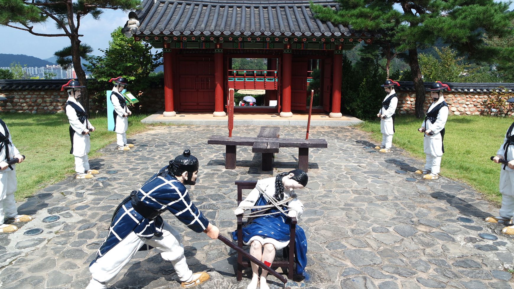 춘향테마파크의 야외 조형 공간입니다.