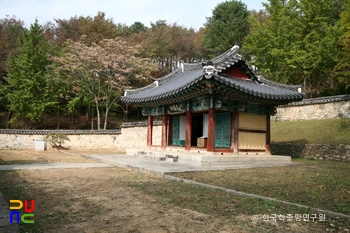 논개 사당.