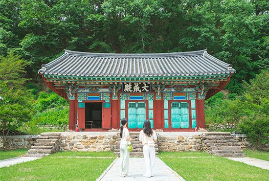 The enshrinement space of Muju Hyanggyo, founded in 1398 and moved twice to escape tigers