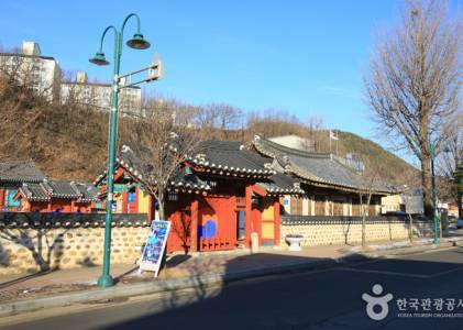 무주향교 전경입니다.