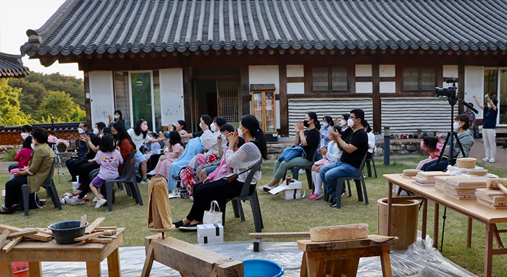 월봉서원 전경입니다.