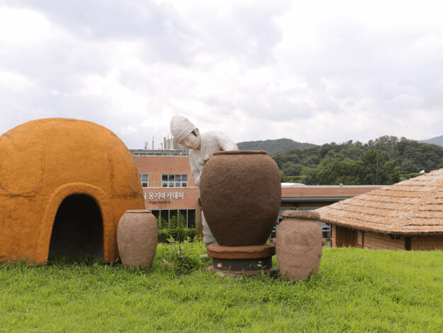 외고산 옹기마을 모습입니다.
