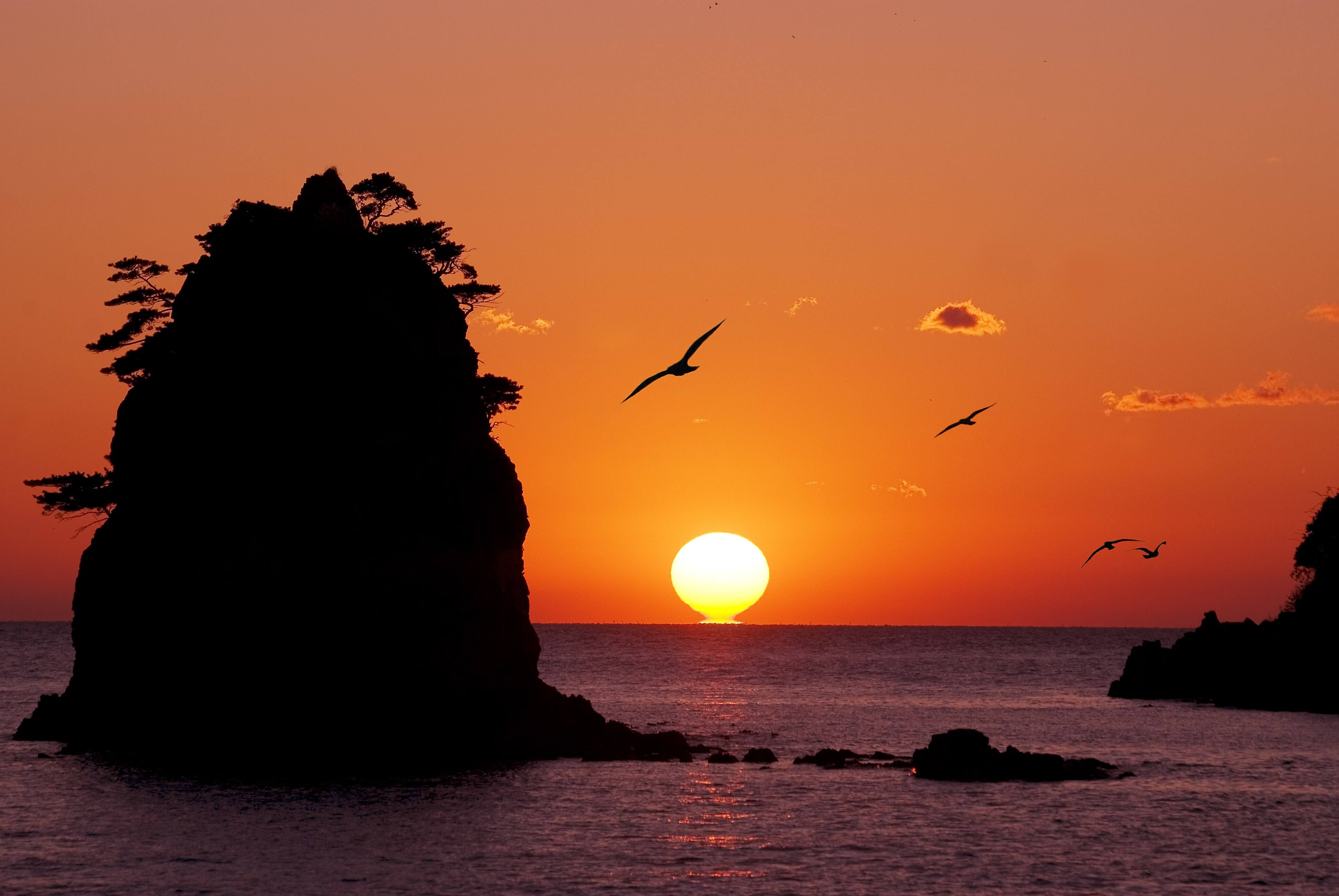 Sunset over the West Sea between the Halmi and Halabi Rocks at Kkotji Beach in Taean
