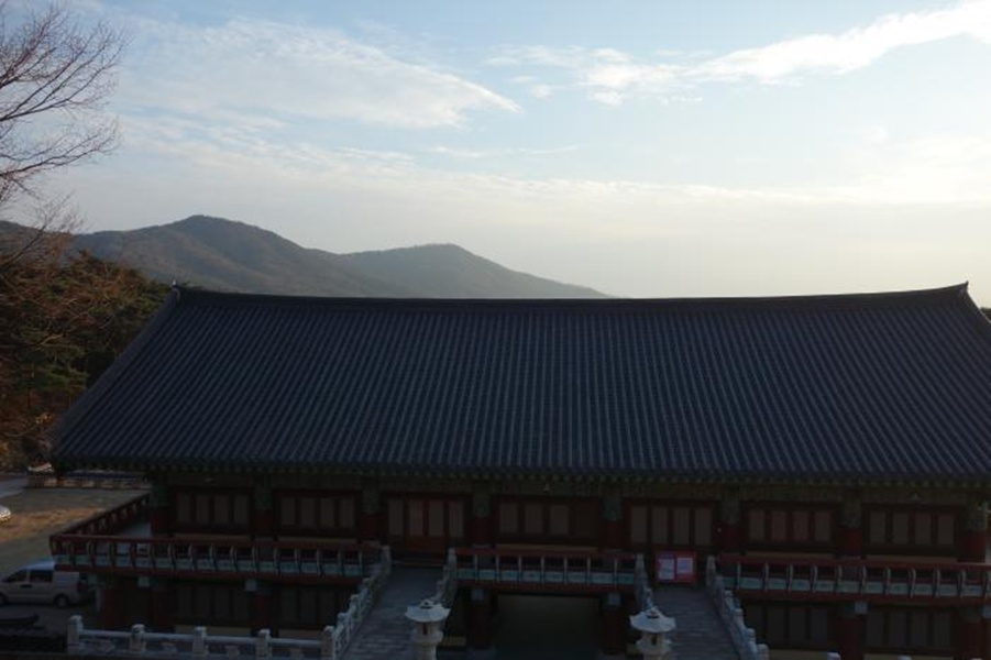 수덕사의 황하루입니다.