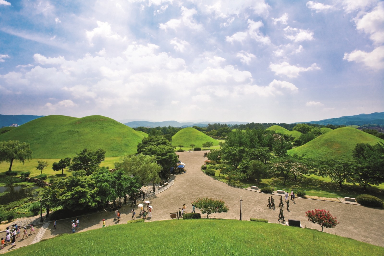 Walking Among 23 Silla Tombs in Gyeongju Daereungwon to Cheonmachong