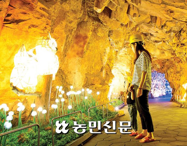 제1동굴 역사관에서 일제강점기 울산의 생활상을 소개하는 전시입니다.