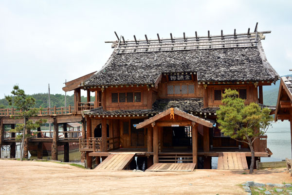 Maritime Drama Set: Walking Through a Gaya Port on the Masan Coast