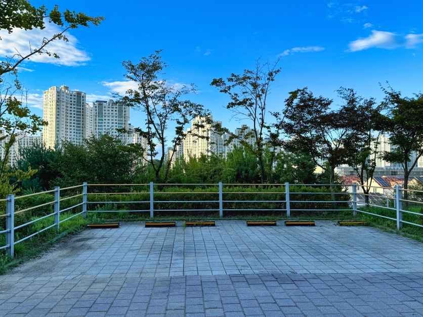고운뜰공원에 마련된 주차장 모습입니다.