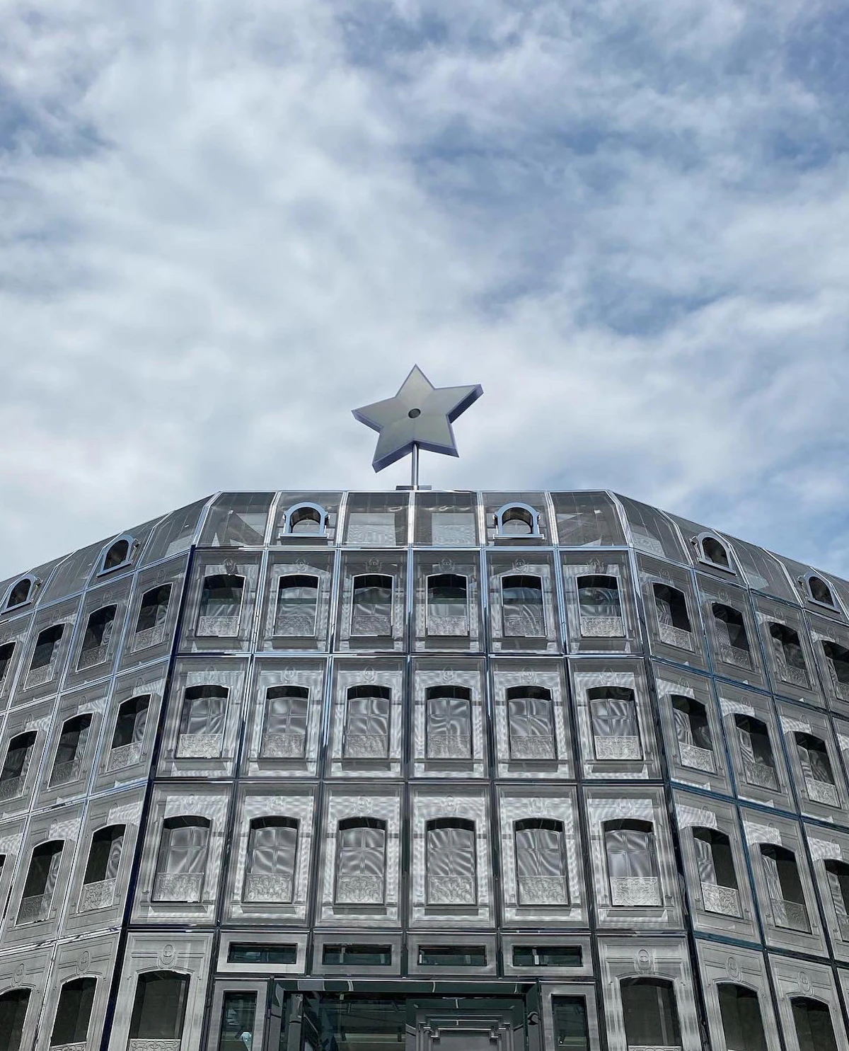 Dior Seongsu in a Glass Greenhouse: From Reservations to 30 Minutes of Parking