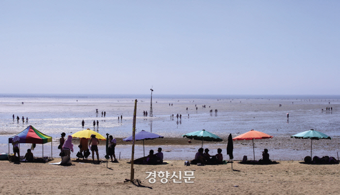 무의도 하나개해수욕장의 해변 풍경입니다.