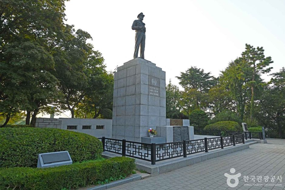 How to Enjoy Views of Incheon Port and Explore the History of the Open Port from Incheon Jayu Park