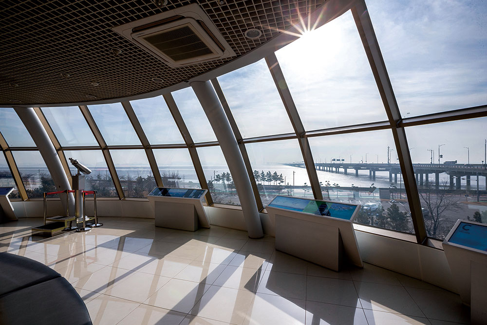 Gyeongin Ara Waterway Ara Tower with Views of the West Sea Through 23rd-Floor Windows