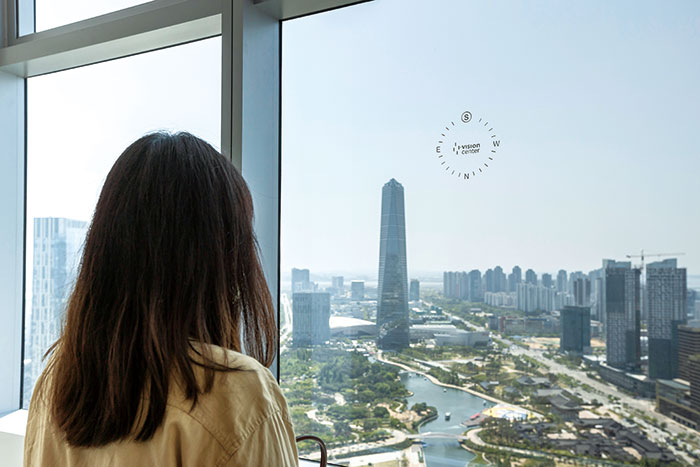 아라타워 내부 홍보·전시 공간의 모습입니다.